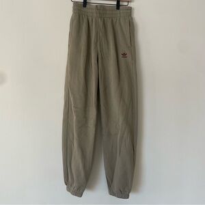 Women’s Adidas Green Jogger Sweatpants Size Small with purple  Logo